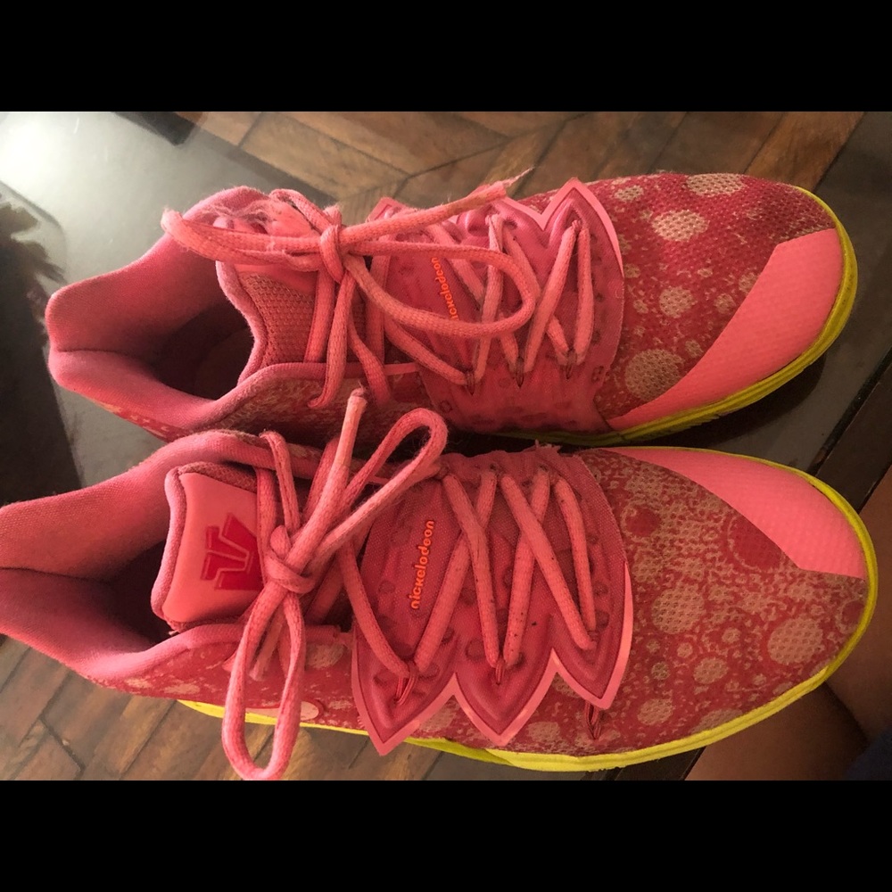 Nike Kyrie 5 Spongebob/Patrick shoes